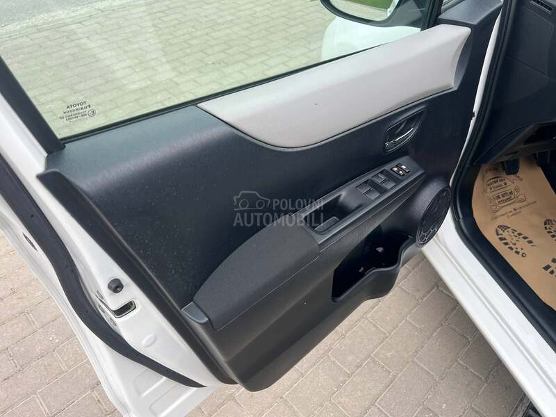 Toyota Yaris 1 . 0 /O R G  K M/