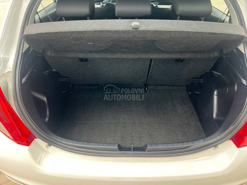 Toyota Yaris 1 . 0 /O R G  K M/