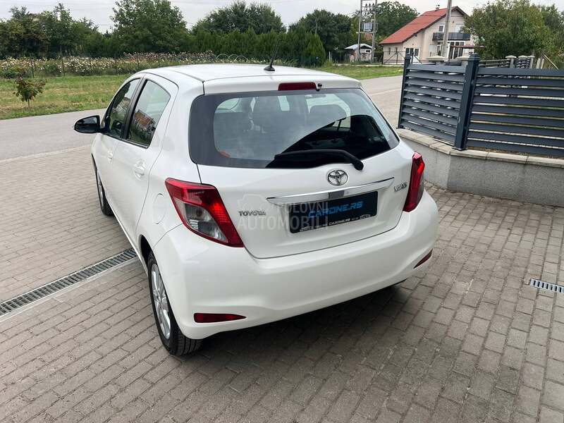 Toyota Yaris 1 . 0 /O R G  K M/