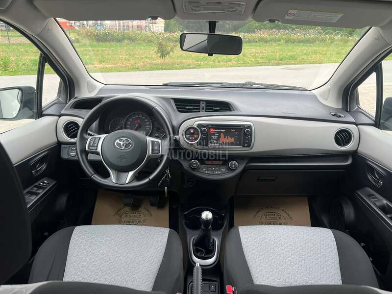 Toyota Yaris 1 . 0 /O R G  K M/