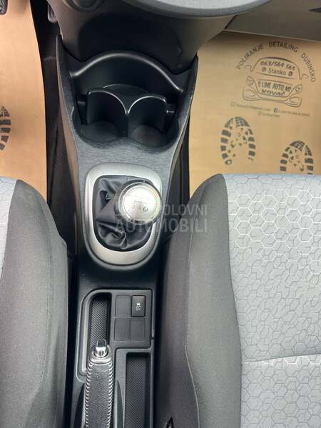 Toyota Yaris 1 . 0 /O R G  K M/