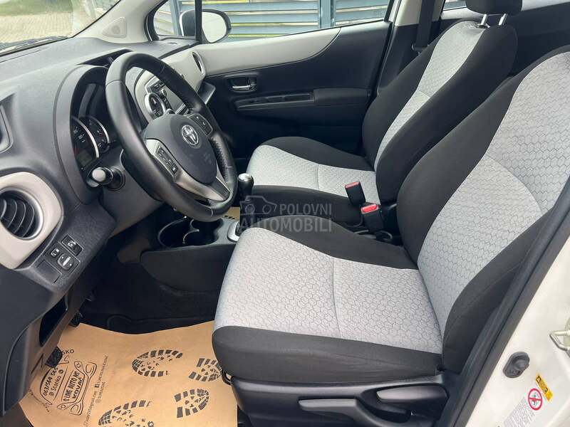 Toyota Yaris 1 . 0 /O R G  K M/