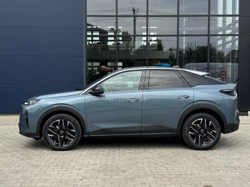 Peugeot 3008 1.2 HY ALLURE