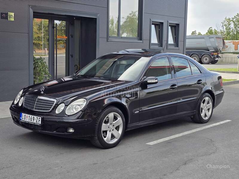 Mercedes Benz E 200 ŠIBER AUT.