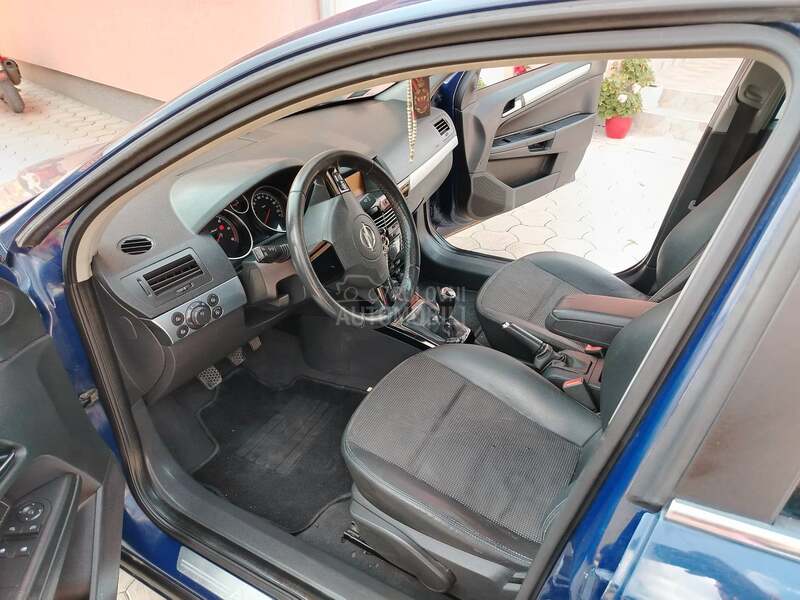 Opel Astra H cdt