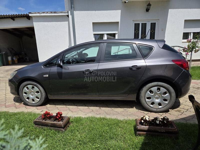 Opel Astra J 1.7 CDTI