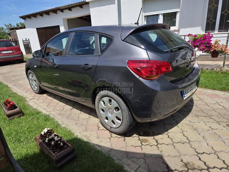 Opel Astra J 1.7 CDTI