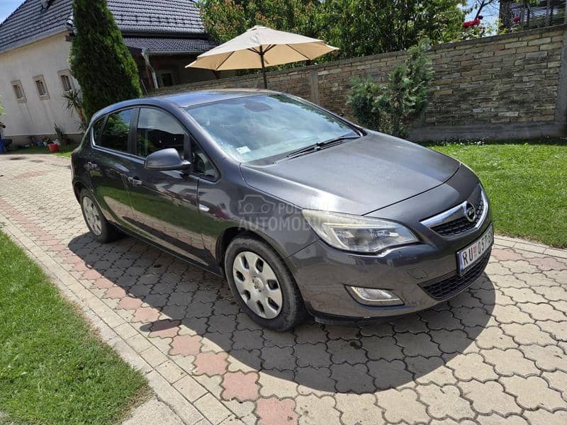 Opel Astra J 1.7 CDTI