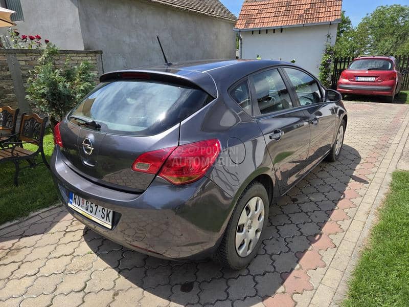 Opel Astra J 1.7 CDTI