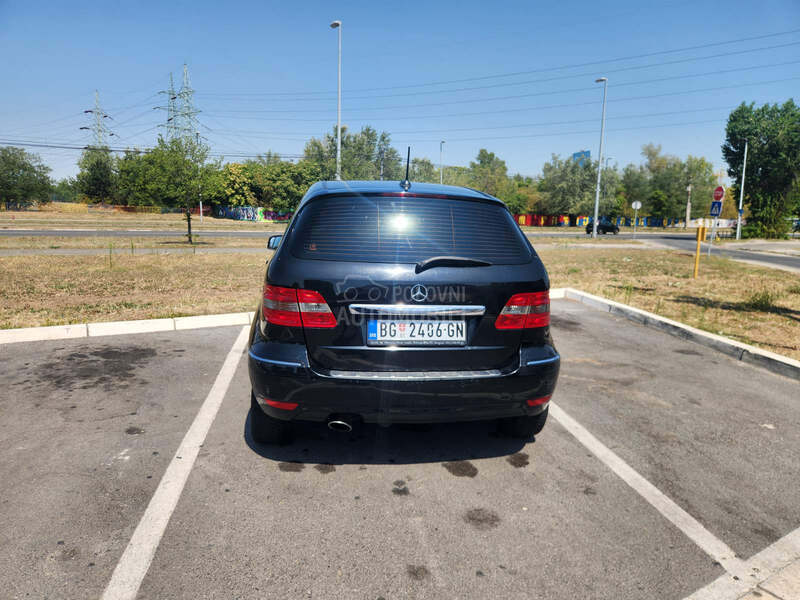 Mercedes Benz B 200 