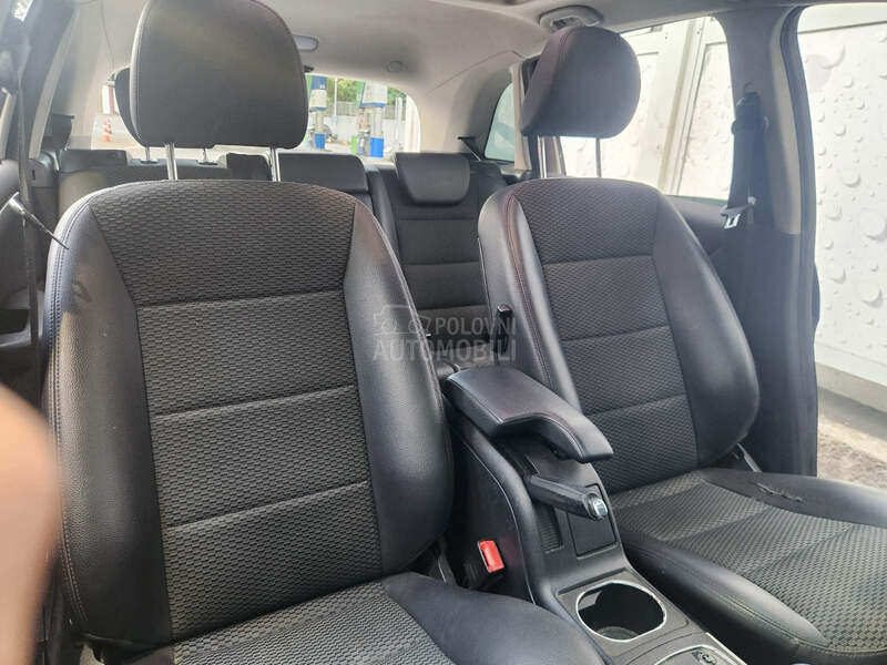 Mercedes Benz B 200 