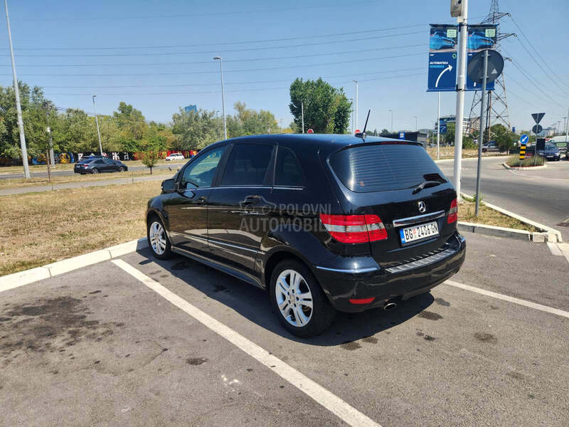 Mercedes Benz B 200 