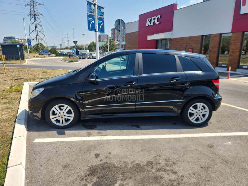 Mercedes Benz B 200 