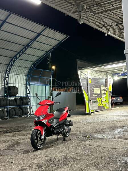 Gilera runner st200