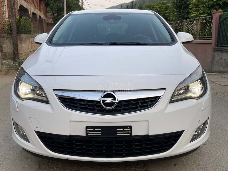 Opel Astra J 1.4 SVAJCARSKA