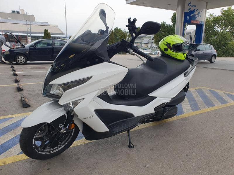 Kymco Xtown300