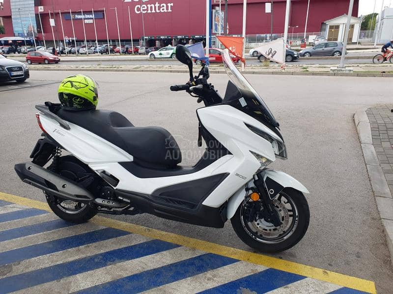 Kymco Xtown300