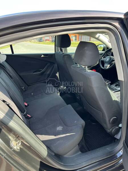 Volkswagen Passat B6 1.6 BLUEMOTION