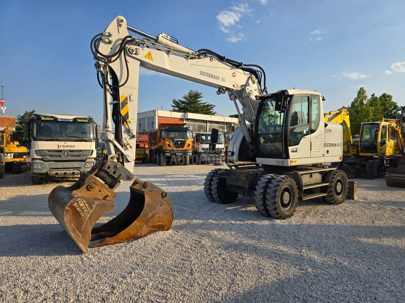 Liebherr A918 compact