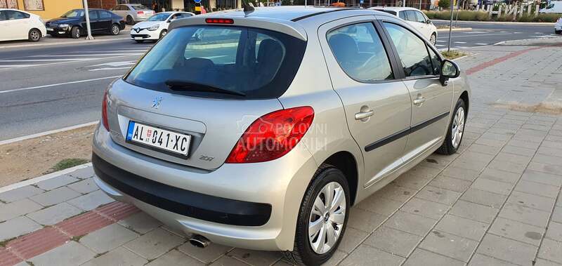 Peugeot 207 1.6 b
