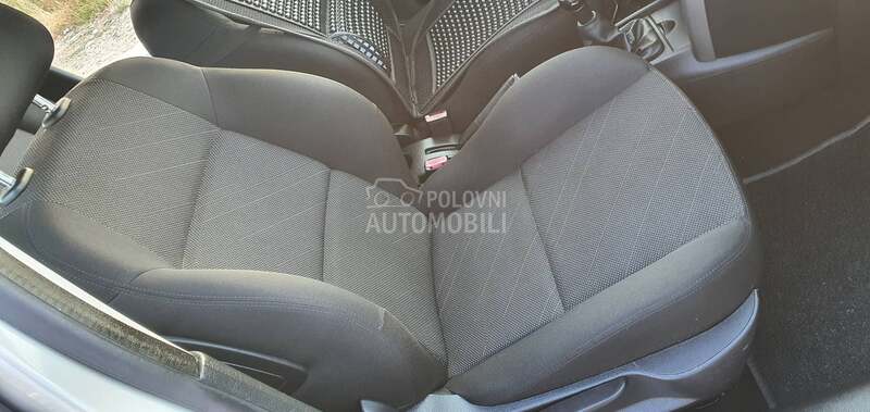 Peugeot 207 1.6 b