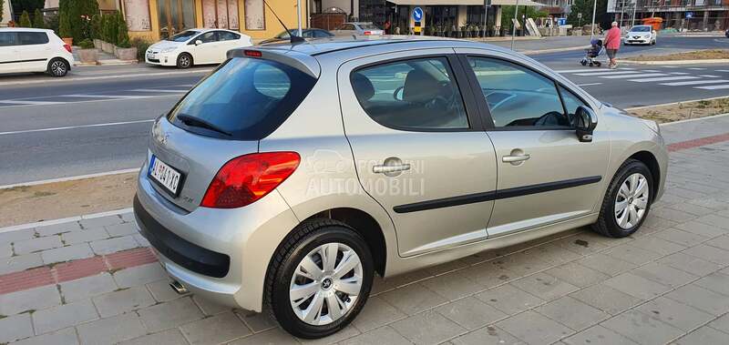 Peugeot 207 1.6 b