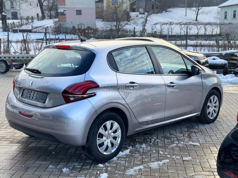 Peugeot 208 NAV 1.5 HDi 100
