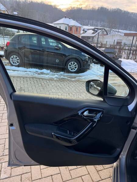 Peugeot 208 NAV 1.5 HDi 100