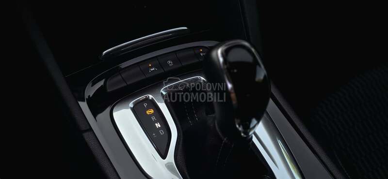 Opel Insignia 2.0CDTi AT8