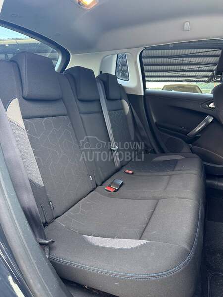 Peugeot 2008 1.6 HDi 100 STYLE