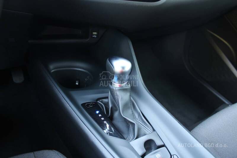 Toyota C-HR 1.8 HYBRID AUT