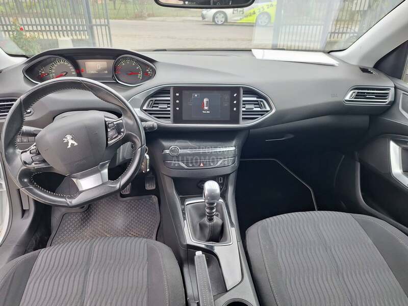 Peugeot 308 1.2 IZ SVAJCARSKE