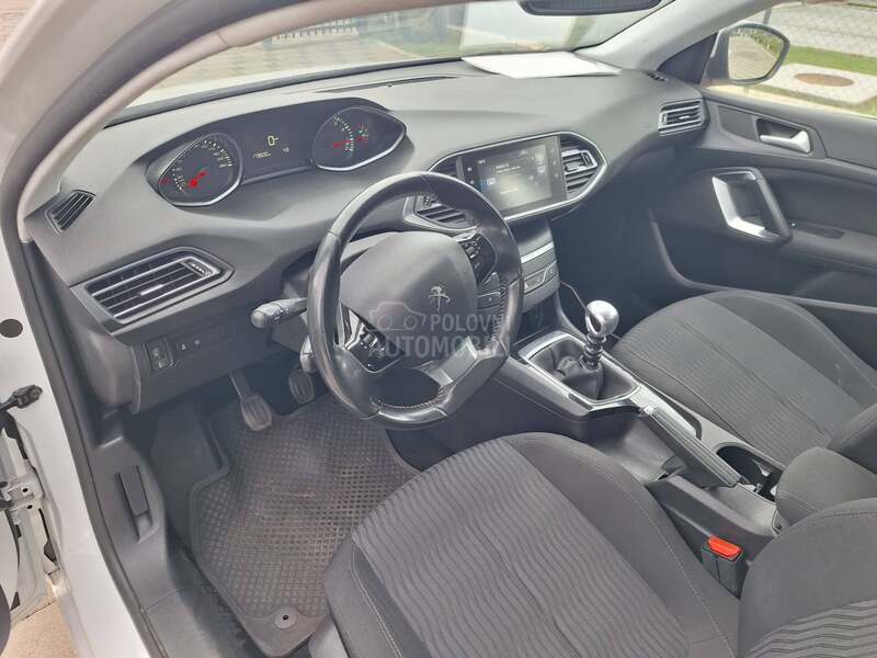 Peugeot 308 1.2 IZ SVAJCARSKE