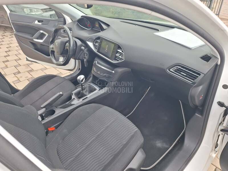 Peugeot 308 1.2 IZ SVAJCARSKE