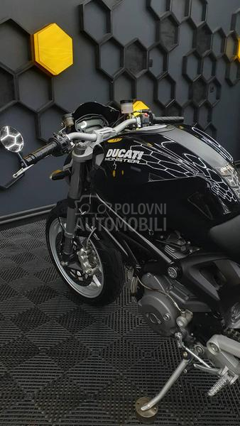 Ducati Monster 1100 S