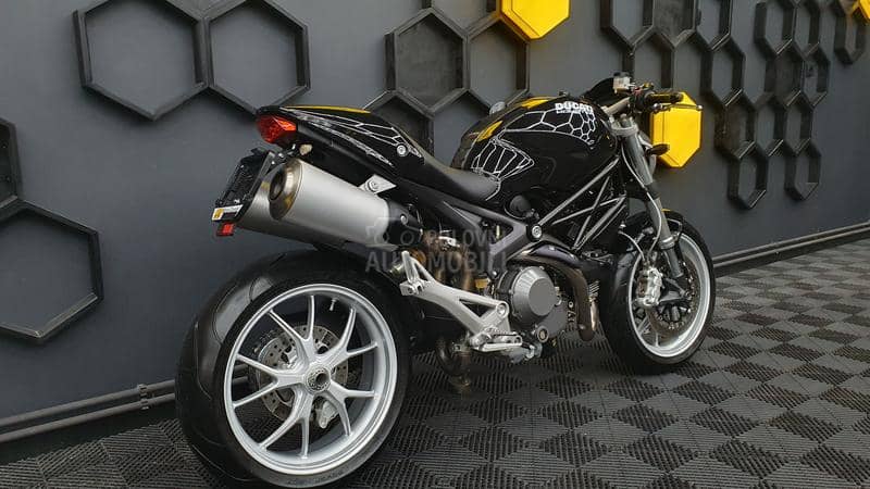 Ducati Monster 1100 S