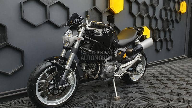 Ducati Monster 1100 S