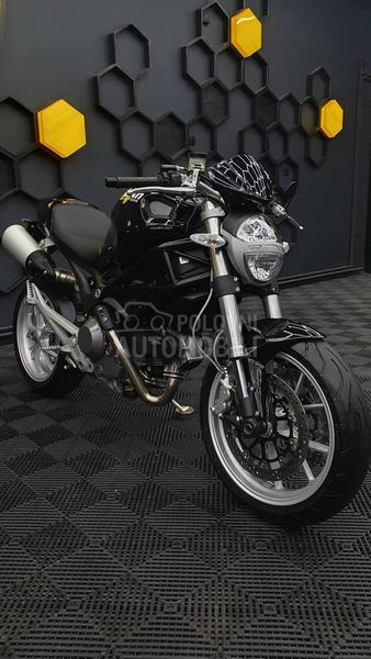Ducati Monster 1100 S