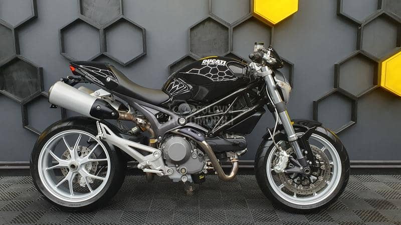 Ducati Monster 1100 S