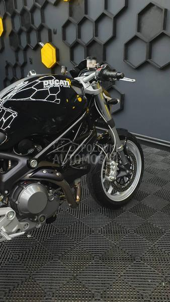 Ducati Monster 1100 S