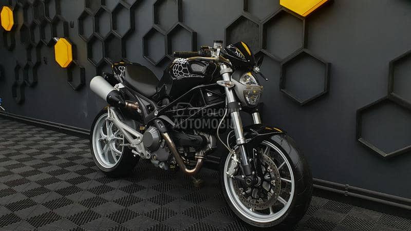 Ducati Monster 1100 S