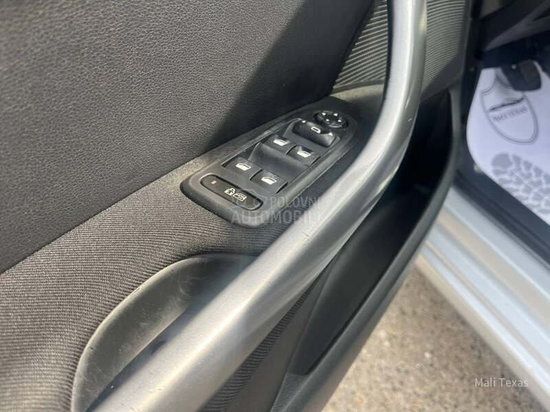 Peugeot 308 2.0 HDI/ N O V