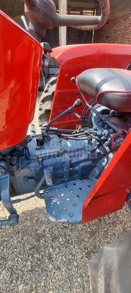 Universal 445