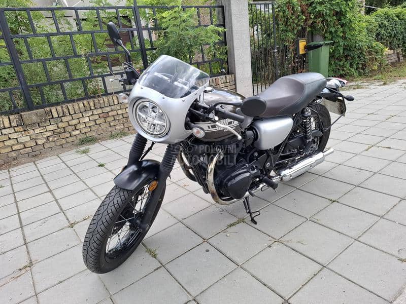 Kawasaki W800 cafe