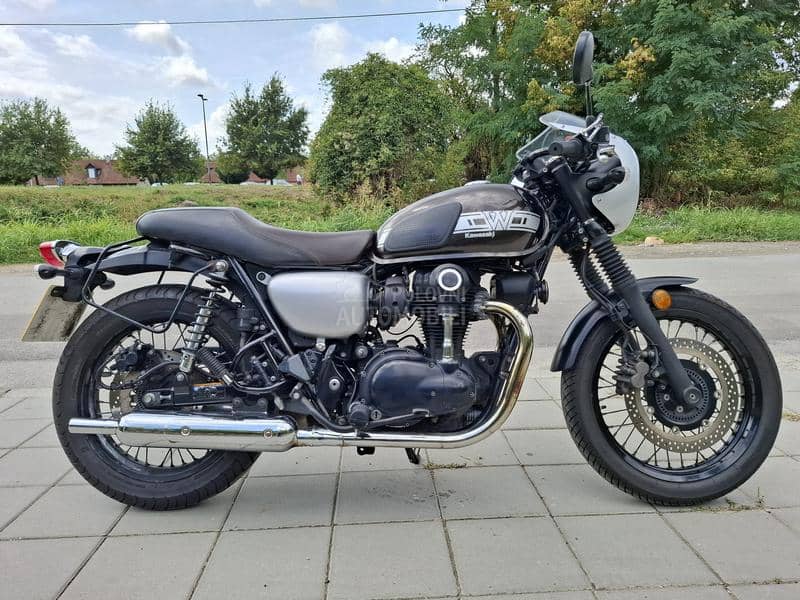 Kawasaki W800 cafe