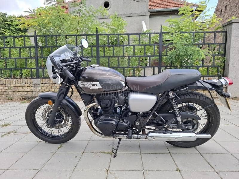 Kawasaki W800 cafe