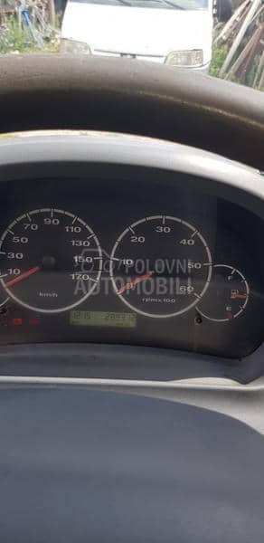 Peugeot Boxer 2.8 HDI 5 sedista