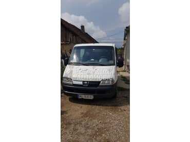 Peugeot Boxer 2.8 HDI 5 sedista