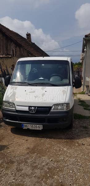 Peugeot Boxer 2.8 HDI 5 sedista