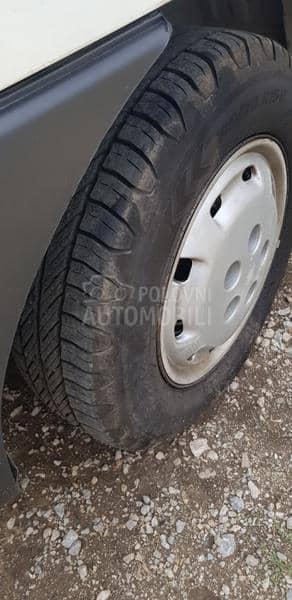 Peugeot Boxer 2.8 HDI 5 sedista